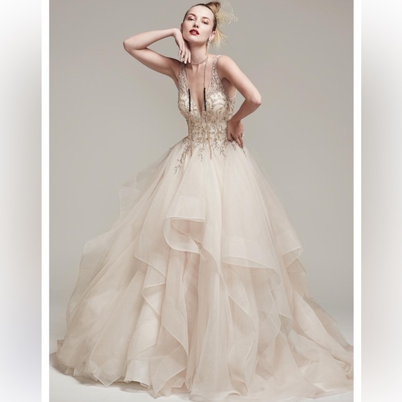 Sottero and Midgely by Maggie Sottero Wedding Dress
Style Amelie-6SR861 - Picture 4 of 15